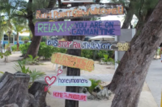 The Retreat #30, Beachfront Oasis at Rum Point Hoteles en North Side