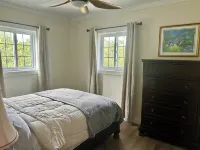 Mama Lou's Hide-A-Way Hotels in Alice Town