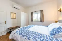 Holiday villa in a quiet location with all comfort for 6 people Hotels in Paderne