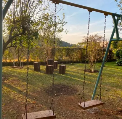 House in gated community with lots of nature and security فنادق في Ibiuna