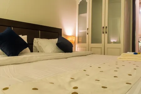 Home plus  apartment 2 modern and just three minutes walk from the beach