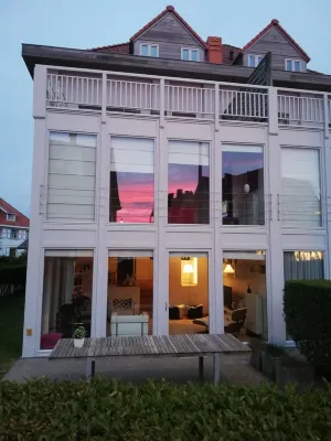 Modern duplex apartment, ground floor with garden within walking distance of the sea