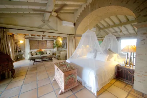 Majestic Tuscan Villa/Over ROMANTIC ZONE/Walk To Beach/Private w/Views/