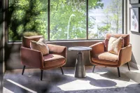 Cozy Lakefront Loft - Gorgeous Views!