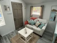 Cozy Caribbean Cottage only a stone’s throw away from beach!