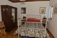 Casa das Camélias (Quinta dos Novos Canastros) Hotels in Anisso