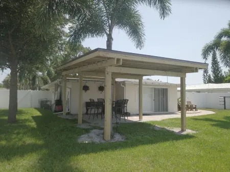 BEAUTIFULL VACATION HOUSE