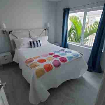 Secluded Retreat, Unbelievable Ocean View, Beach Front Rooms