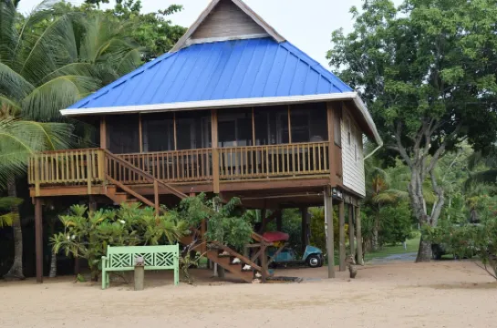 Private, beachfront house on 2.5 acres with fruit trees, owners nextdoor to help