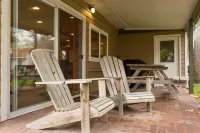 Lakefront Family Cabin with Pontoon Rental Available