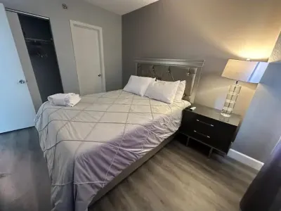 Cozy 2-bedroom apartment in awesome Orlando with fitness room, WiFi Hotels near Chabad of South Orlando - Judaism for the Orlando Jewish Community