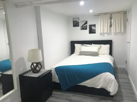 2-bedroom apartment steps to Flushing Meadows-Corona Park Отели рядом с достопримечательностью «Free Synagogue of Flushing»