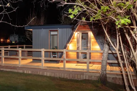 Luxury Contempoary Lodge Nr Bath & Bristol Отели в г. Бишоп Саттон