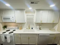 2 Bedroom Luxury Home Near Downtown