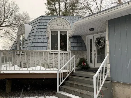 Waterfront Cottage in Beautiful Muskoka Отели в г. Грейвенхерст