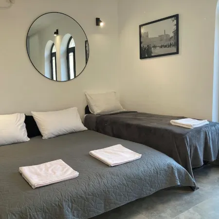Charming Kosher Duplex with Balcony, City Center, Next to Machane Yehuda Market!
