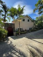 Just Peachy Private Pool Villa, Ford Bronco, Solar+Battery backup, near Cruz Bay