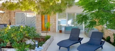 Holliday house Toma next to the sea