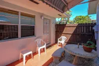 Green Seas Motel Отели в г. Халландейл Бич