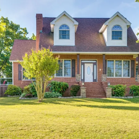 Spacious Greenbrier Vacation Rental on ~ 4 Acres!