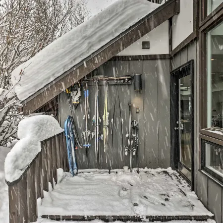 Vail Condo w/ Mtn View Deck - Steps to Ski Shuttle