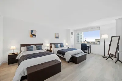 Beachfront 1Br 2BA Condo Cozysuites at Showboat
