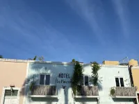 Hotel la Piazzetta Hotels near La Mejorada Park