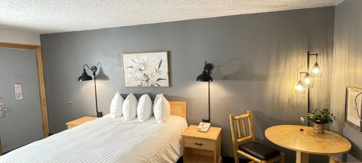 Moose Creek Lodge & Suites Hotels in Cody
