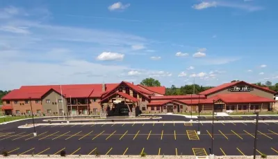 The Lodge at Mauston Hotel a 