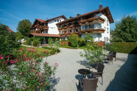 Hotel Filser Отели рядом с достопримечательностью «Монастырь Святого Магнуса»