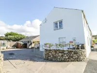 1 Park Nook Close - parking