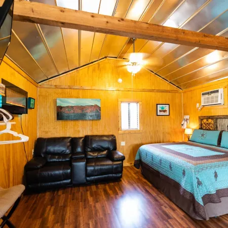 Walnut Canyon Cabins