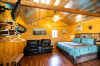 Walnut Canyon Cabins Các khách sạn ở Fredericksburg