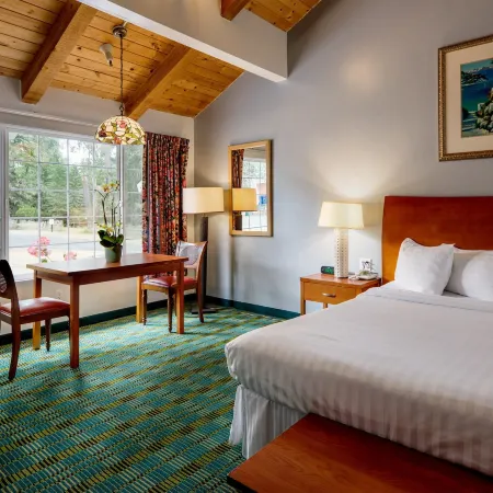 Butterfly Grove Inn Отели рядом с достопримечательностью «Парк Лаверс-Пойнт»