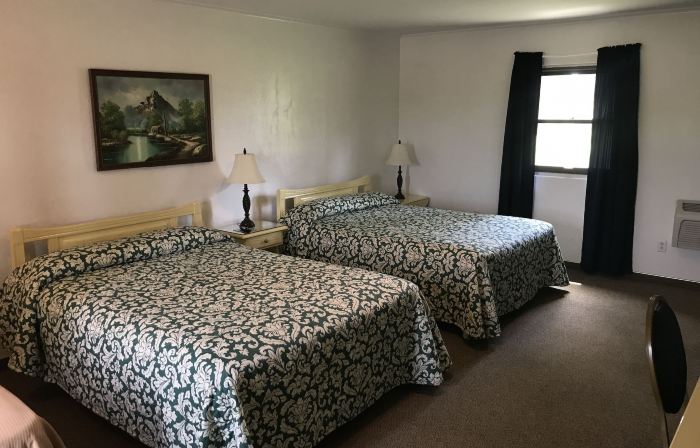 The Evergreen Motel in Kansas