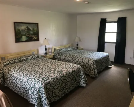 The Evergreen Motel in Kansas Hotels in Pratt County