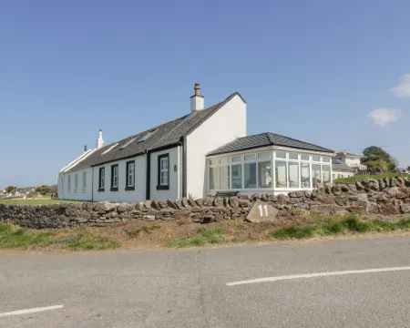 Ailsa Shores Hotels in Girvan