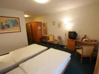 Wald-Café Hotel-Restaurant Hotels in Sankt Augustin