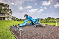 St. Augustine Beach Condo w/ Patio & Pool Access! - Wifi