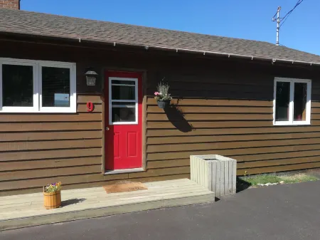 Knotty Pine Cottages, Suites & Motel Rooms