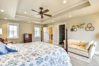 3 Blocks to Lake Ontario: Getaway in Cape Vincent! - 3-Star