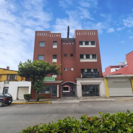 Meson Real Hotel & Suites