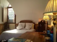 Château de Saint Loup Hotels in Parthenay