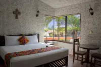 Camino Mexicano Hotel & Resort