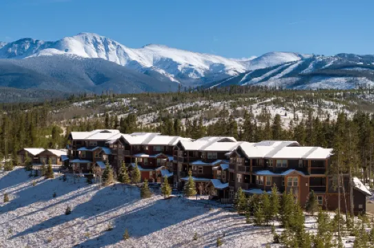 Cozens Pointe I-101 2 Bedroom Condo by RedAwning