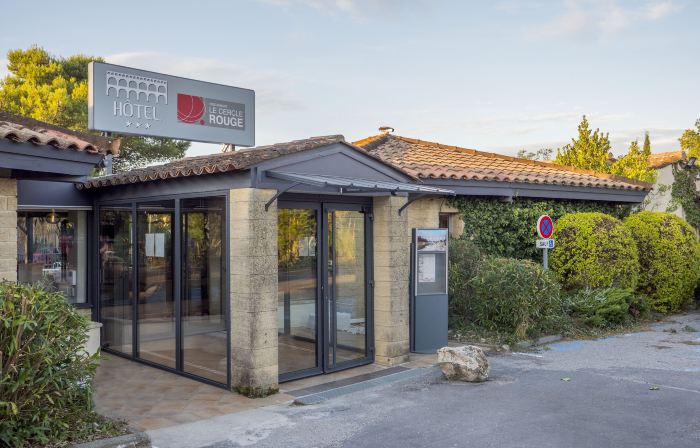 Logis Hotel Restaurant Uzès Pont du Gard