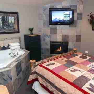 Fawn Valley Inn- 106 Condo Rooms