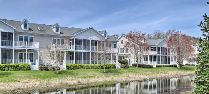 4 Mi to Bethany Beach: Sunny Escape w/ Porches! Hotels in Ocean View