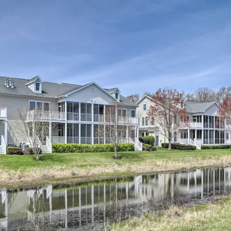 4 Mi to Bethany Beach: Sunny Escape w/ Porches!