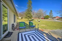 Berkeley Springs Vacation Home w/ Fire Pit! - Wifi
